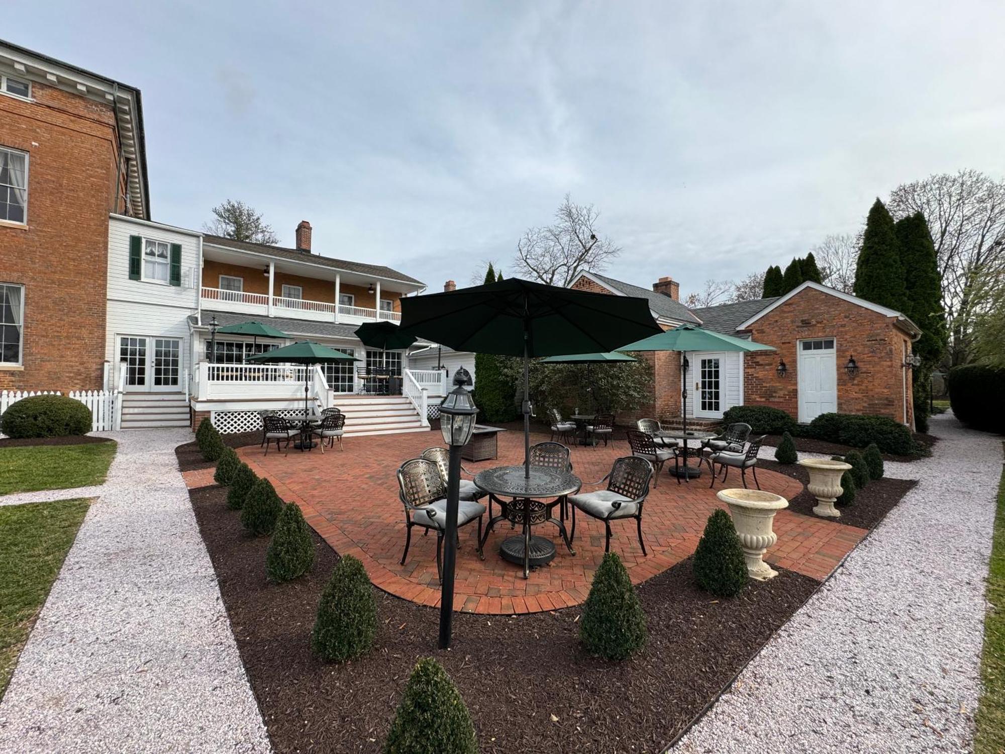 Antrim 1844 Hotel Taneytown Exterior photo