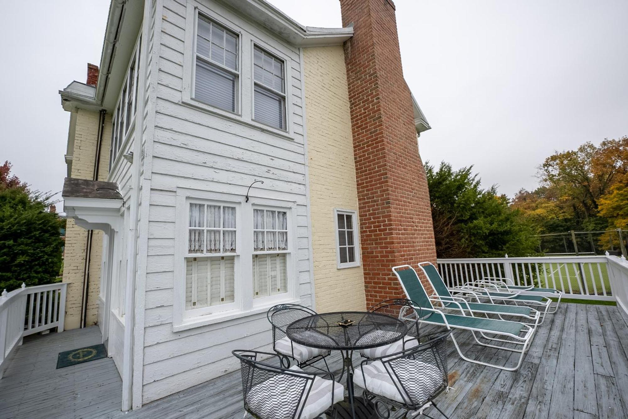 Antrim 1844 Hotel Taneytown Exterior photo